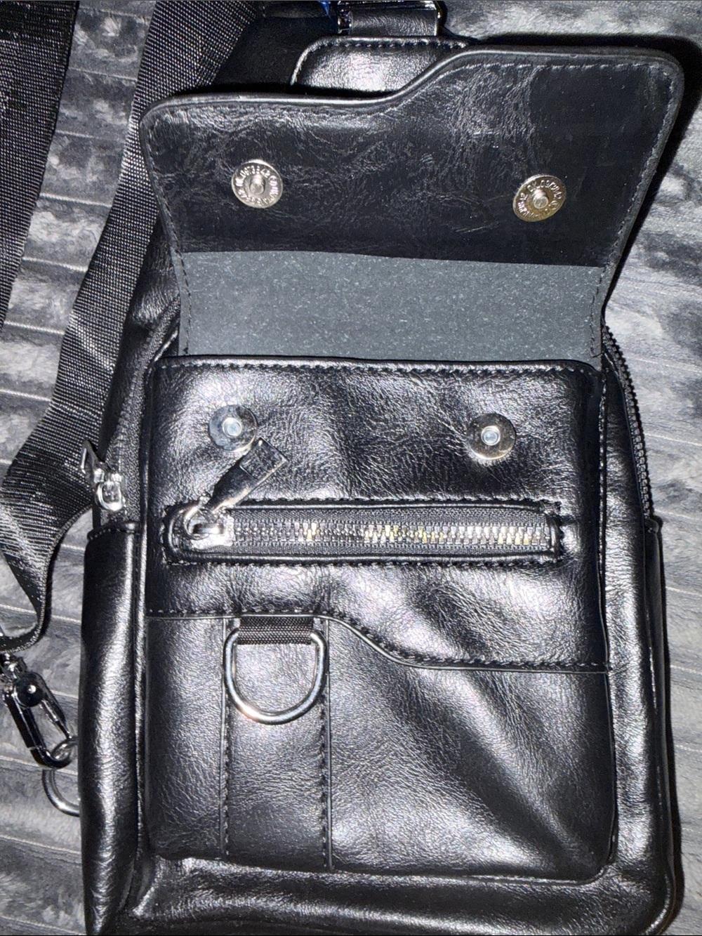 Wexier Black Leather Sling Belt Bag for Men - Picture 6 of 6